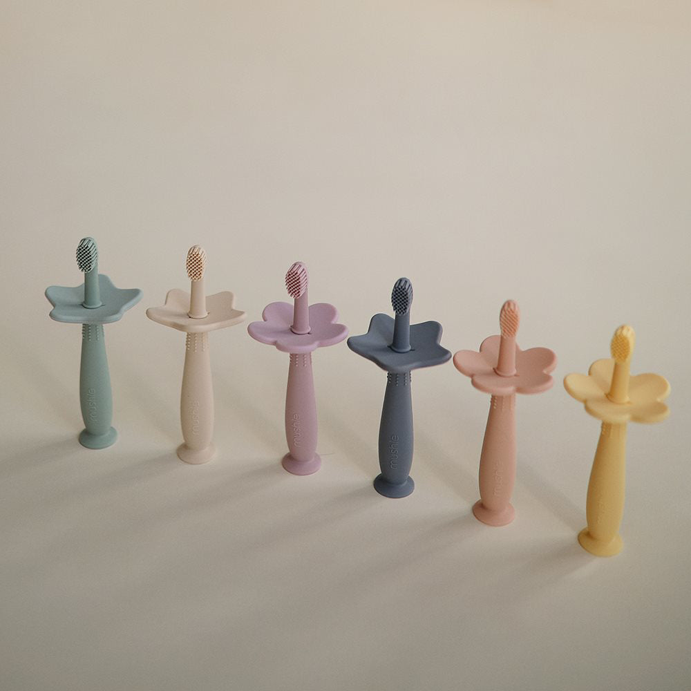 Mushie® Silikonska zobna ščetka Blush Mushie