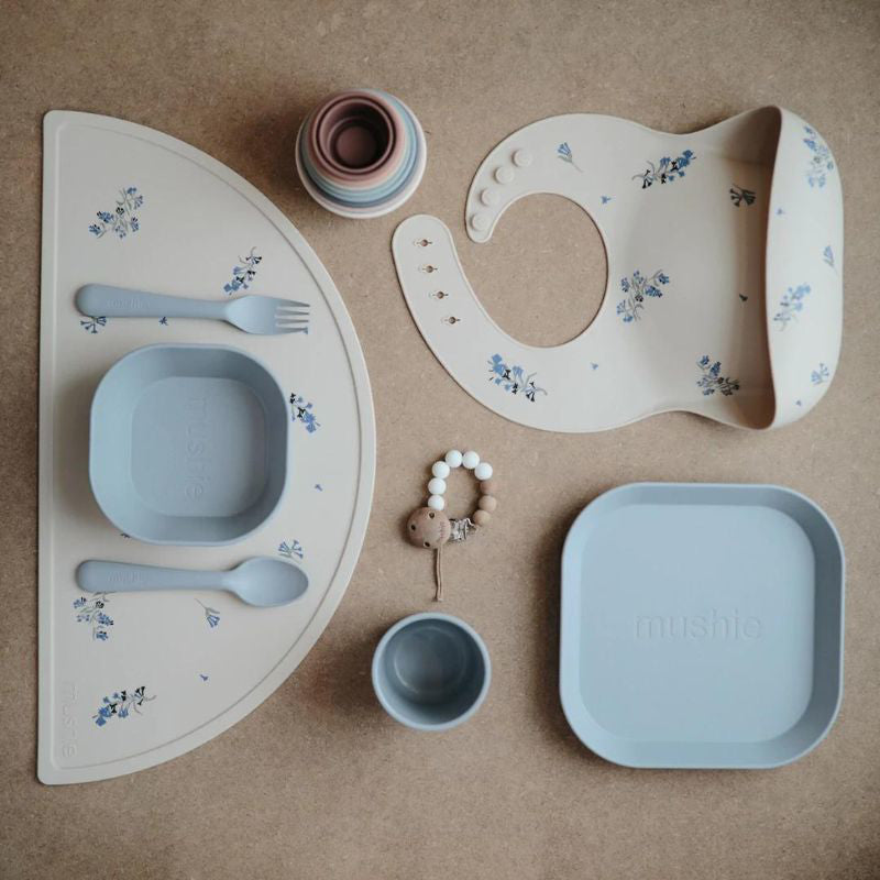 Mushie® Silikonska podloga za hranjenje Pink Flowers Mushie