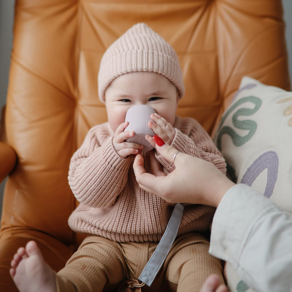 Mushie® Silikonski kozarček MINI Sippy Cup Blush Mushie