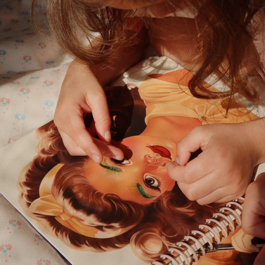 Konges Sløjd® Knjiga z nalepkami Glam Me Up Konges Sløjd