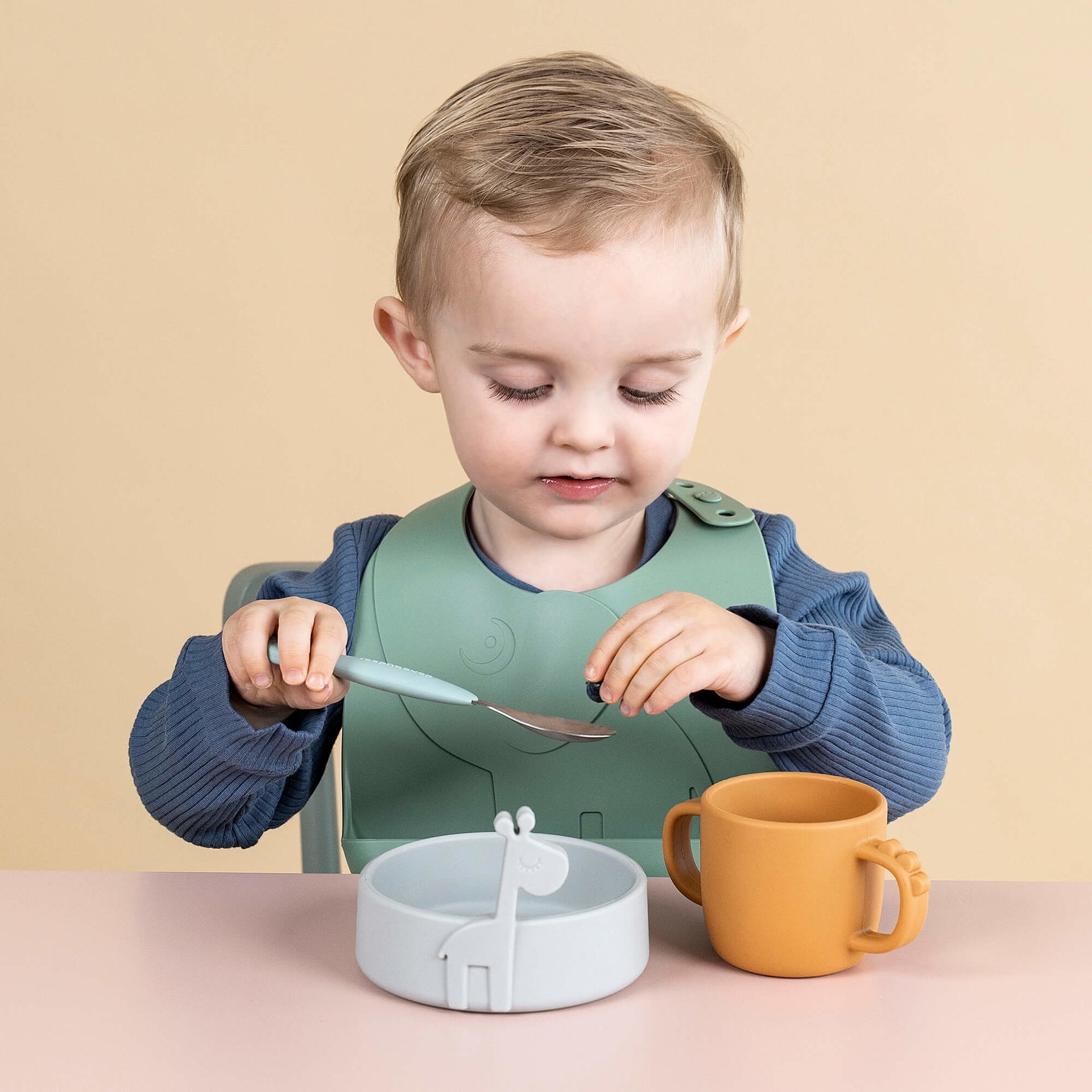 Done by Deer® Komplet 2 silikonskih slinčkov Peekaboo Green Done by Deer