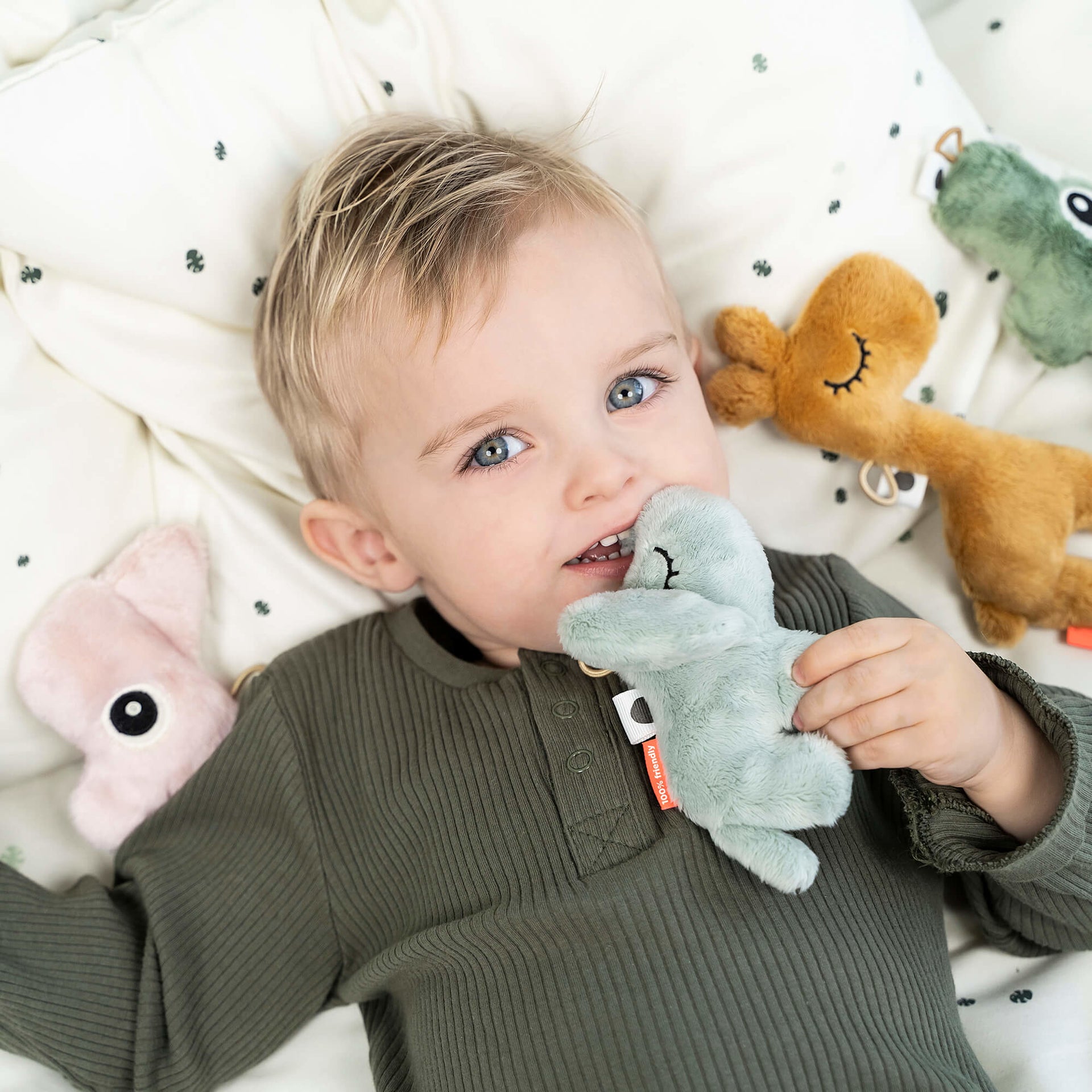 Done by Deer® Mehka senzorična ropotuljica Elphee Blue Done by Deer