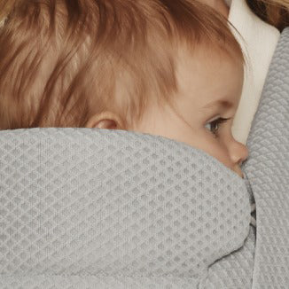 Ergobaby® Nosilka Omni Deluxe Mesh Pearl Grey Ergobaby