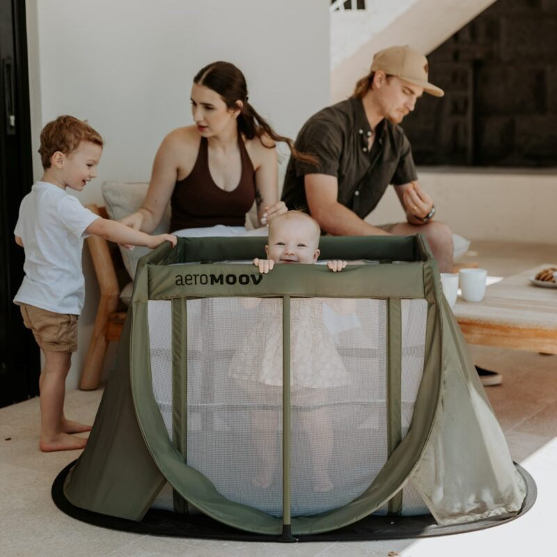 AeroMoov® Prenosna posteljica Green Moss AeroMoov