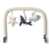 Ergobaby® Evolve Lok z igračkami Ocean Wonders Cream