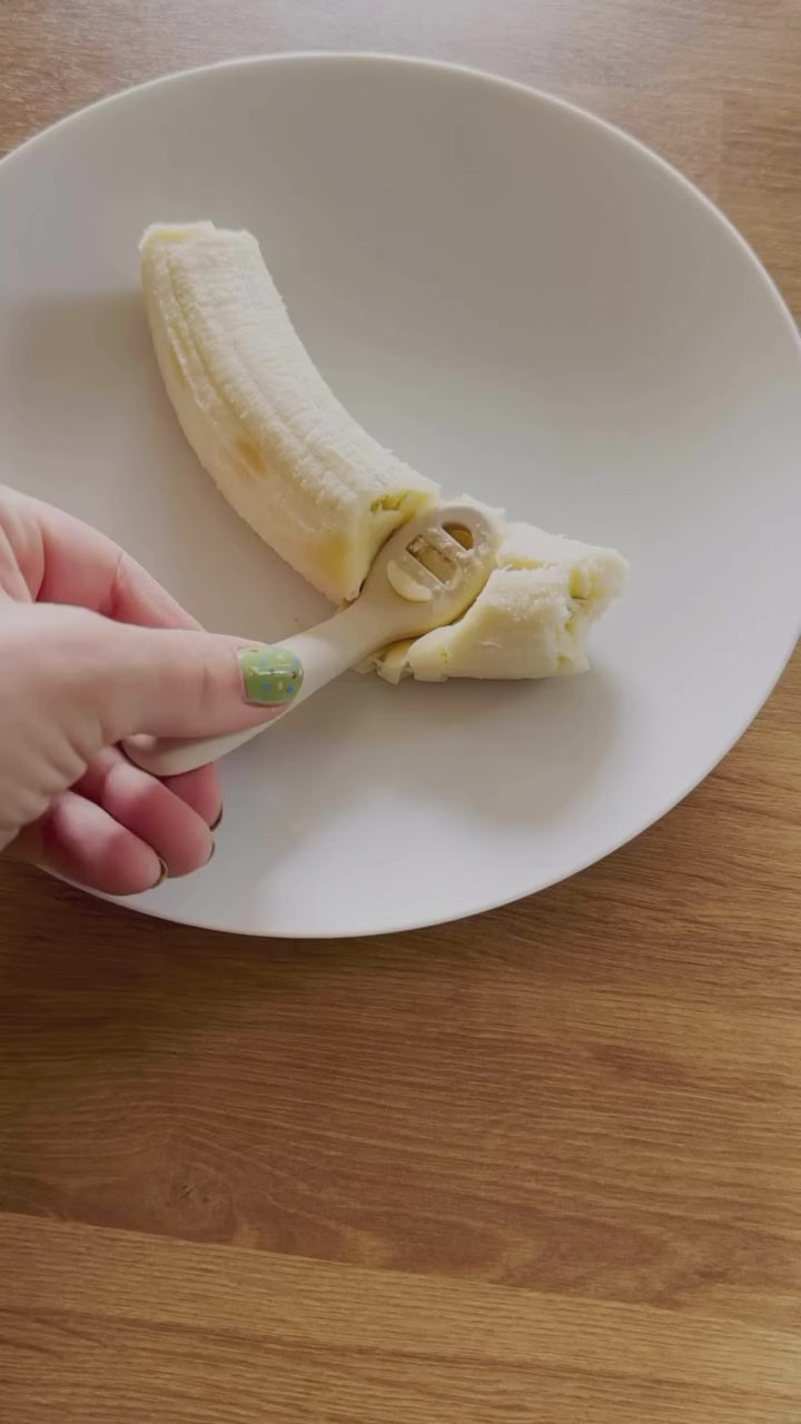 Učitaj video: Mushie žličice za uvođenje čvrste hrane