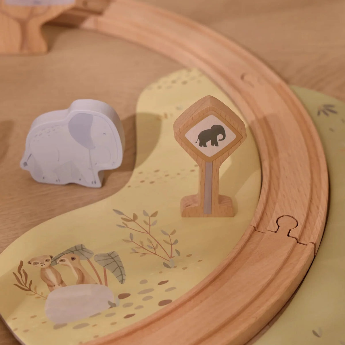 Little Dutch® Circuit en bois avec train Safari Friends – slika 6
