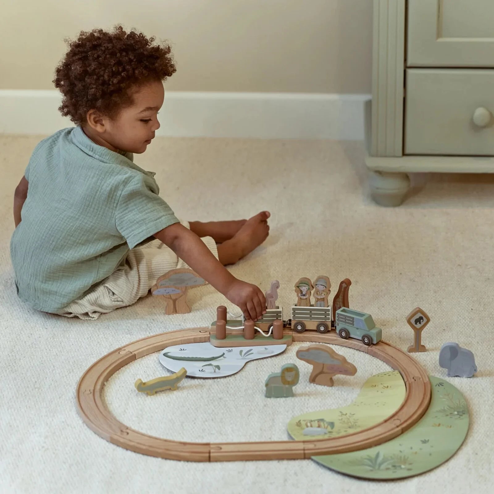 Little Dutch® Circuit en bois avec train Safari Friends – slika 2