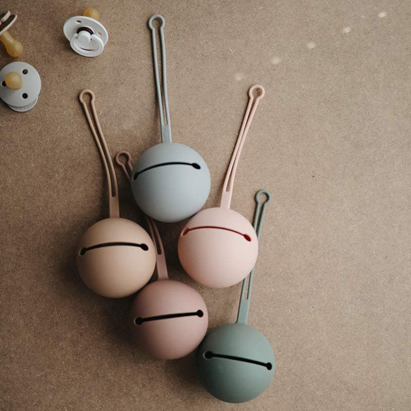 Mushie® Torbica za dudo Stone Mushie