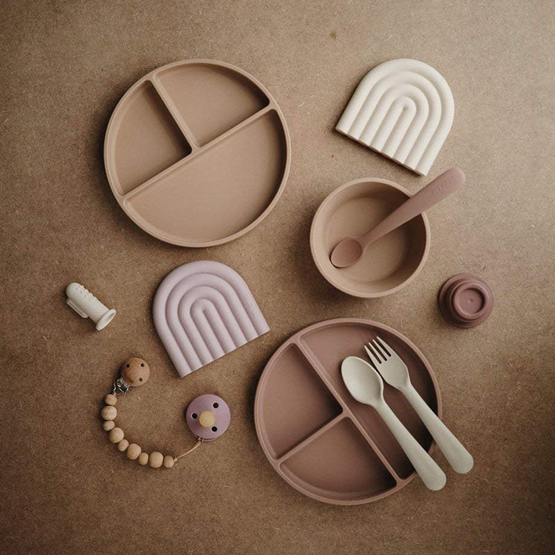 Mushie® Silikonski deljeni krožnik z vakumskim dnom Blush Mushie