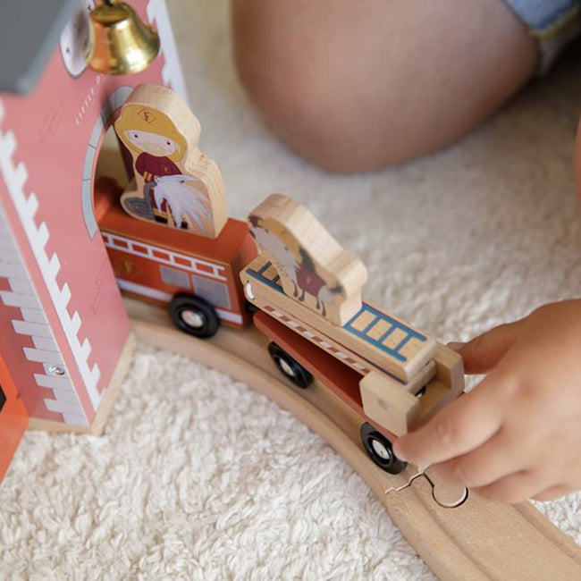 Little Dutch® Lesena garaža za železniško progo Little Dutch