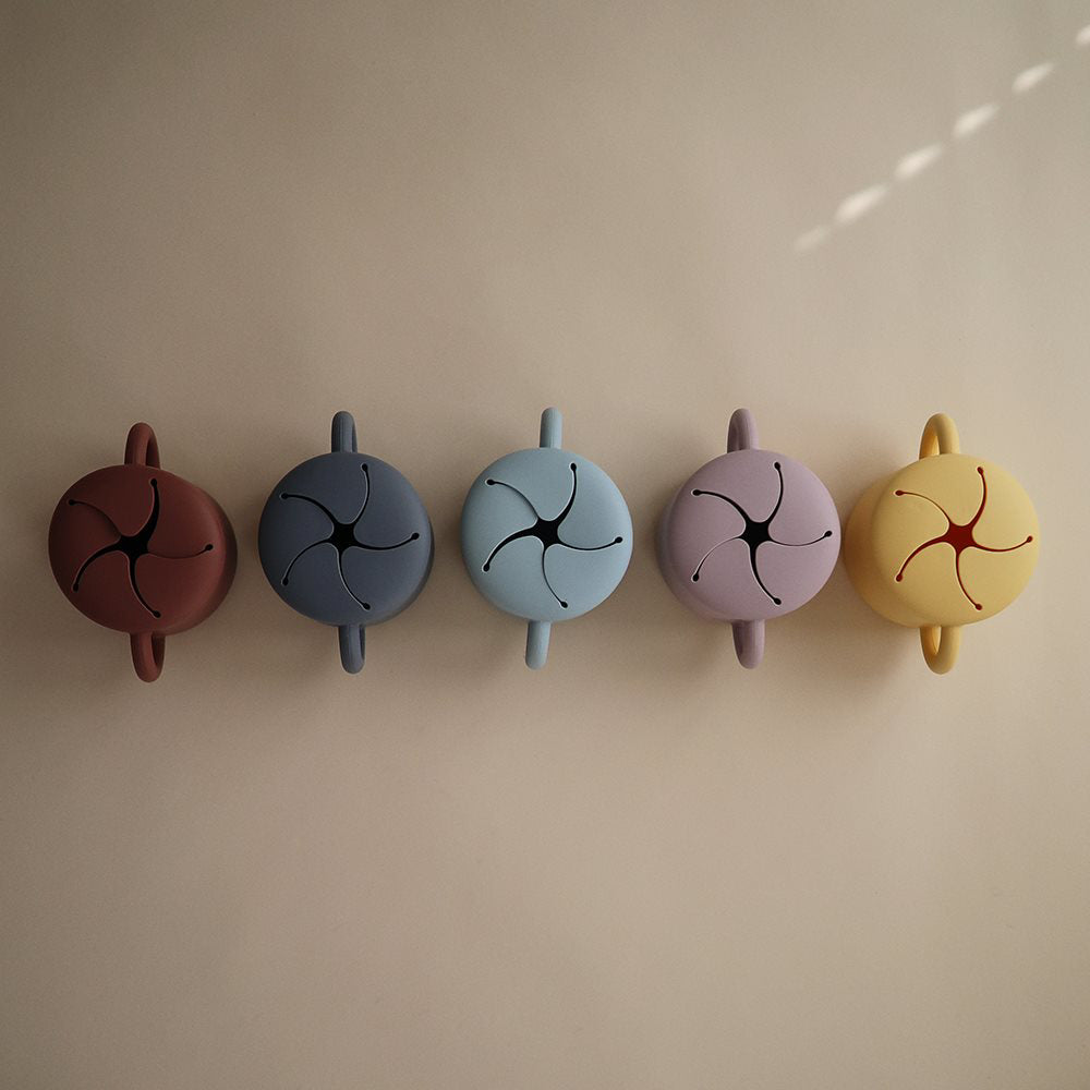 Mushie® Silikonska posodica za prigrizke Powder Blue Mushie