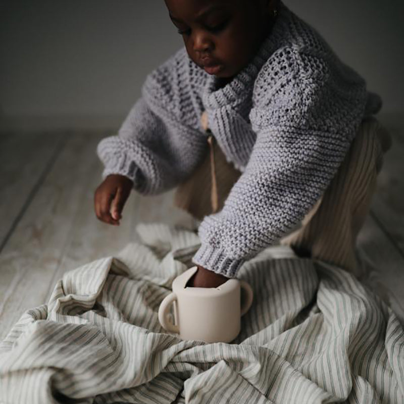 Mushie® Silikonska posodica za prigrizke Soft Lilac Mushie