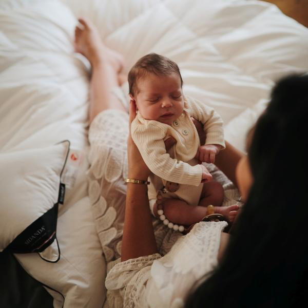 Mushie® Držalo za dudo EVA Cloud Mushie