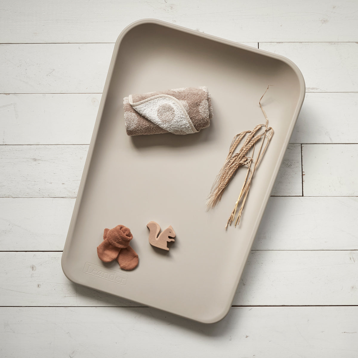 Leander® Previjalna podloga Matty Cappuccino Leander