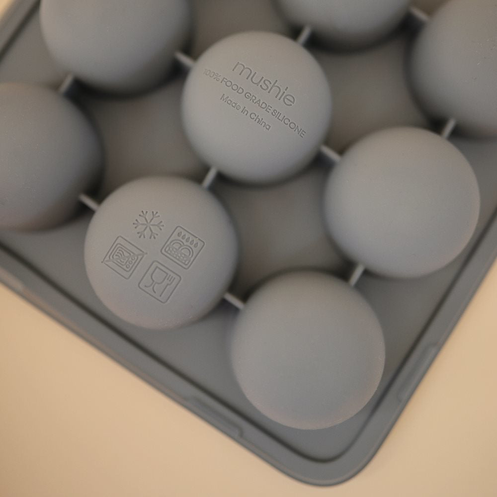 Mushie® Posodica za zmrzovanje Cambridge Blue Mushie