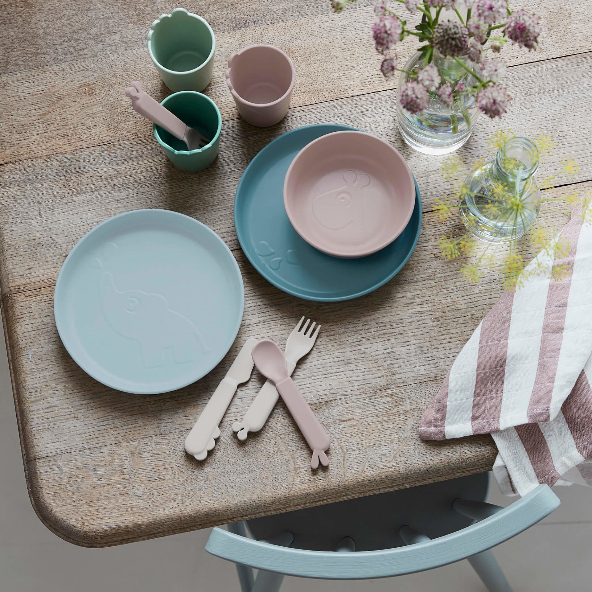 Done by Deer® Jedilni pribor Kiddish Deer friends Green Done by Deer