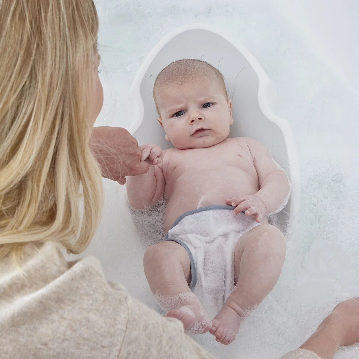 Shnuggle® Ležalnik za kopanje (0-6m) White/Grey Shnuggle