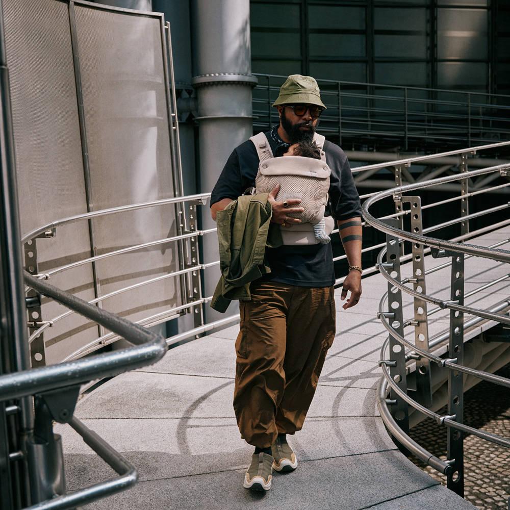 Cybex® Ergonomska nosilka Amya™ (3,2-15 kg) Dune Grey