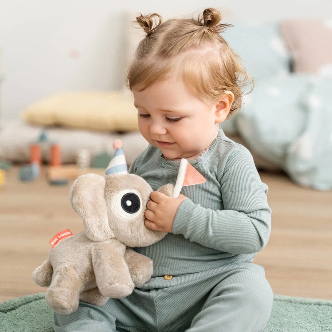 Done by Deer® Mehki prijatelj darilni paket Elphee Sand Done by Deer