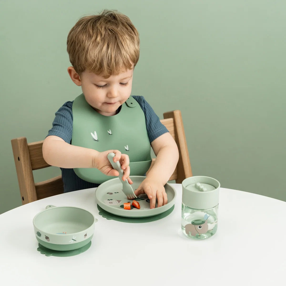 Done by Deer® Foodie dinner set w/360° cup Tiny trails Green