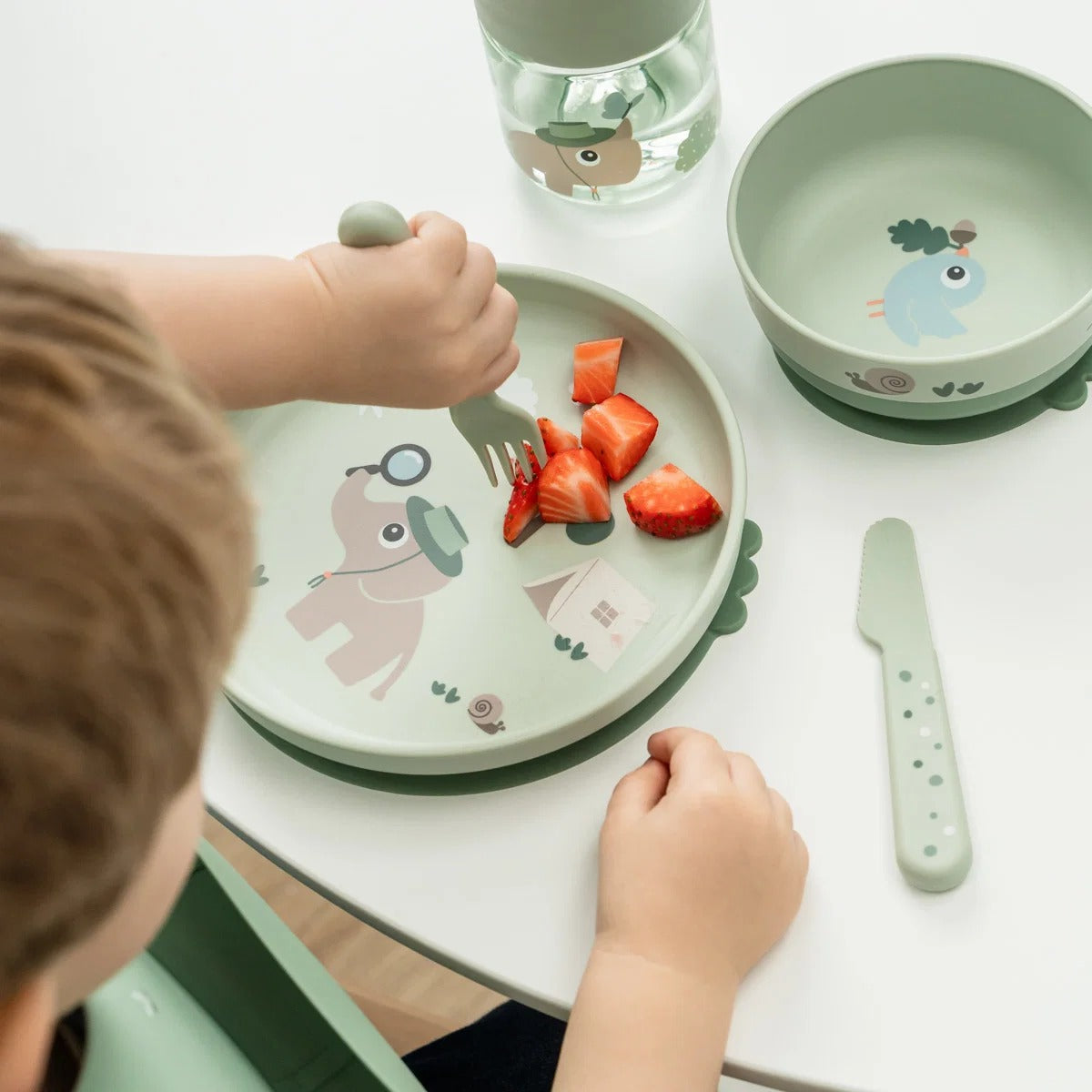 Done by Deer® Foodie dinner set w/360° cup Tiny trails Green