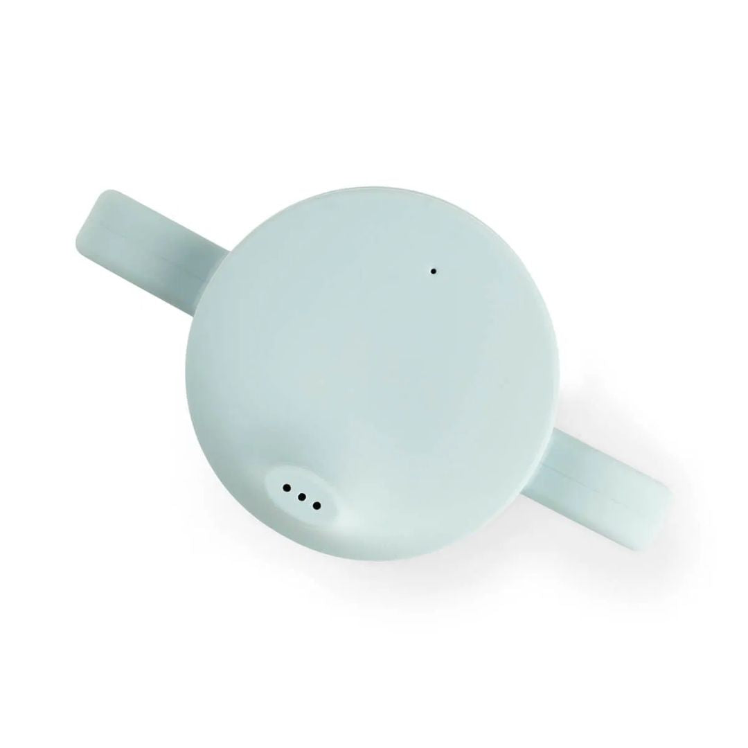 Done by Deer® Silikonski lonček s pokrovčkom in ročaji Tiny Farm Blue Done by Deer