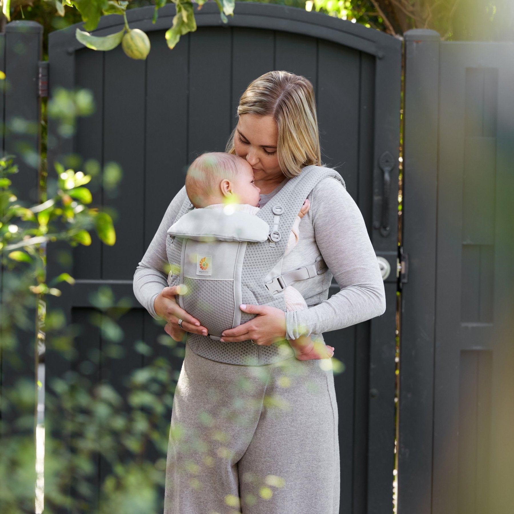 Ergobaby® Porte bébé Adapt Soft Flex Mesh Pearl Grey
