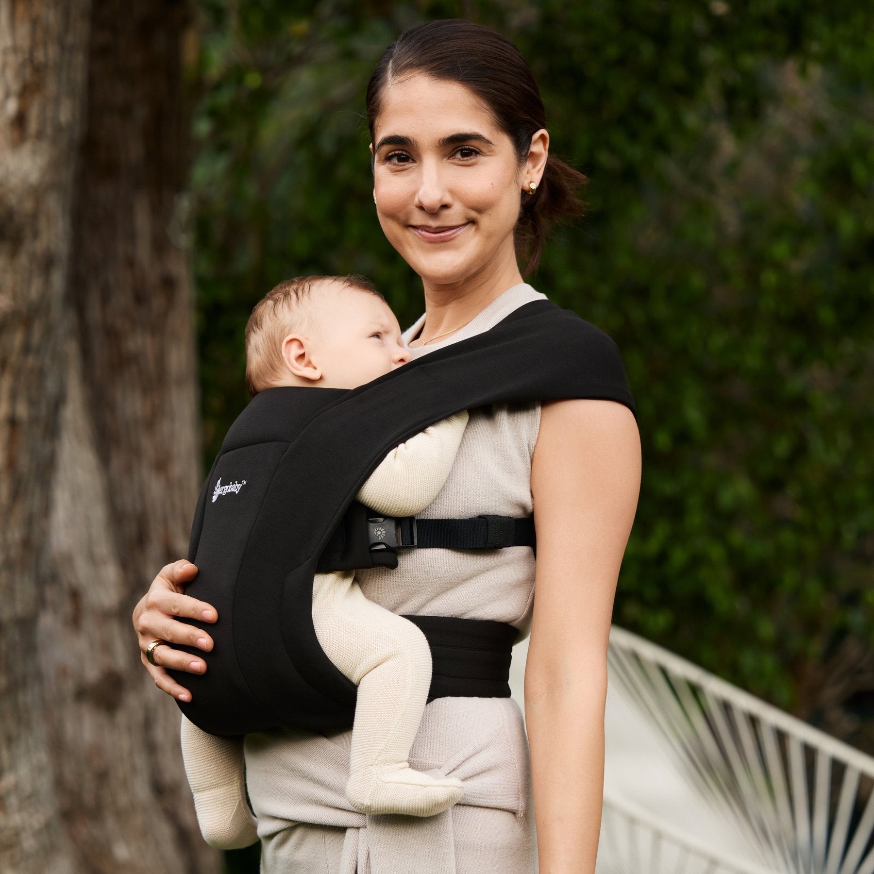 Ergobaby® Carrier Embrace Pure Black – slika 11