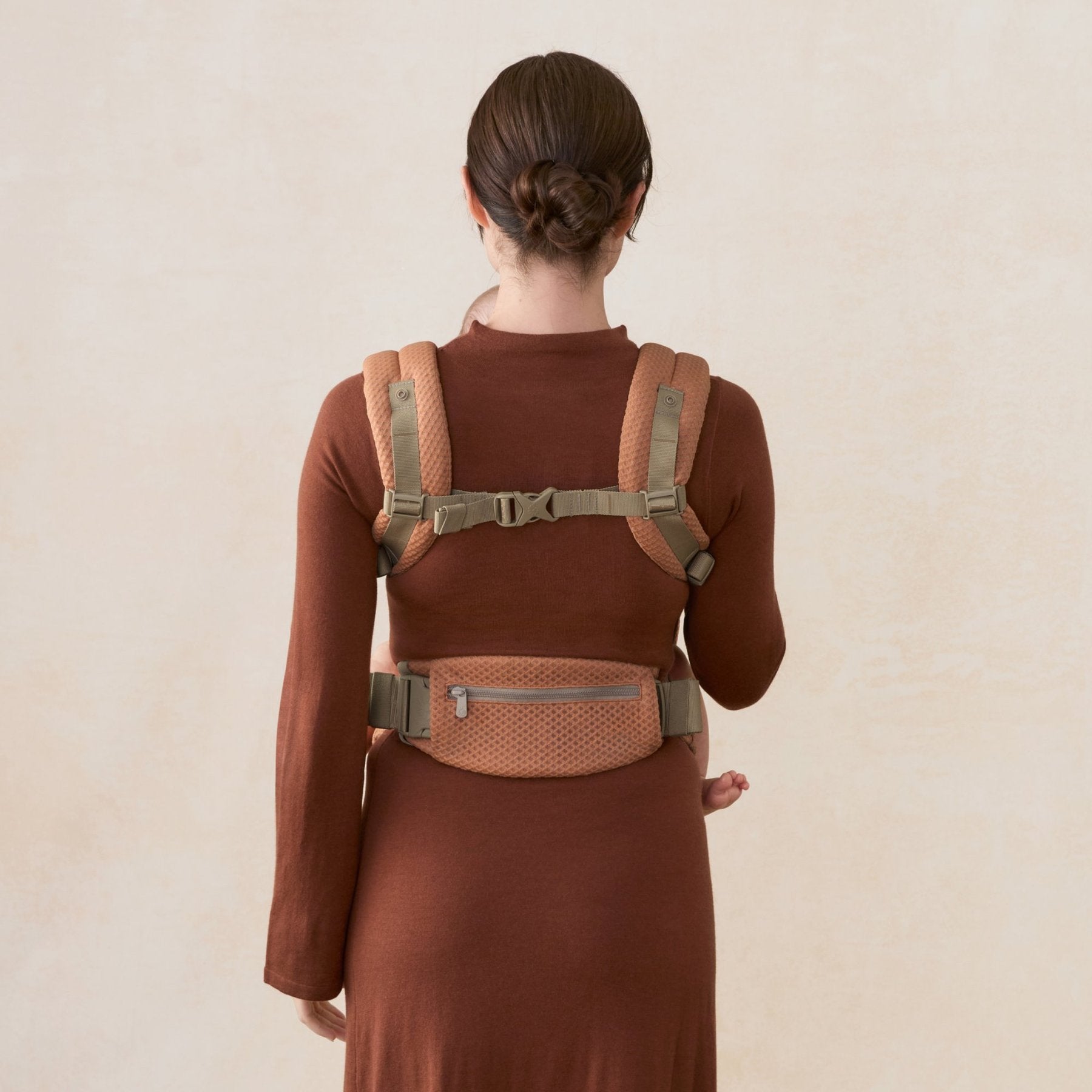 Ergobaby® Nosilka Omni Deluxe Mesh Canyon Clay