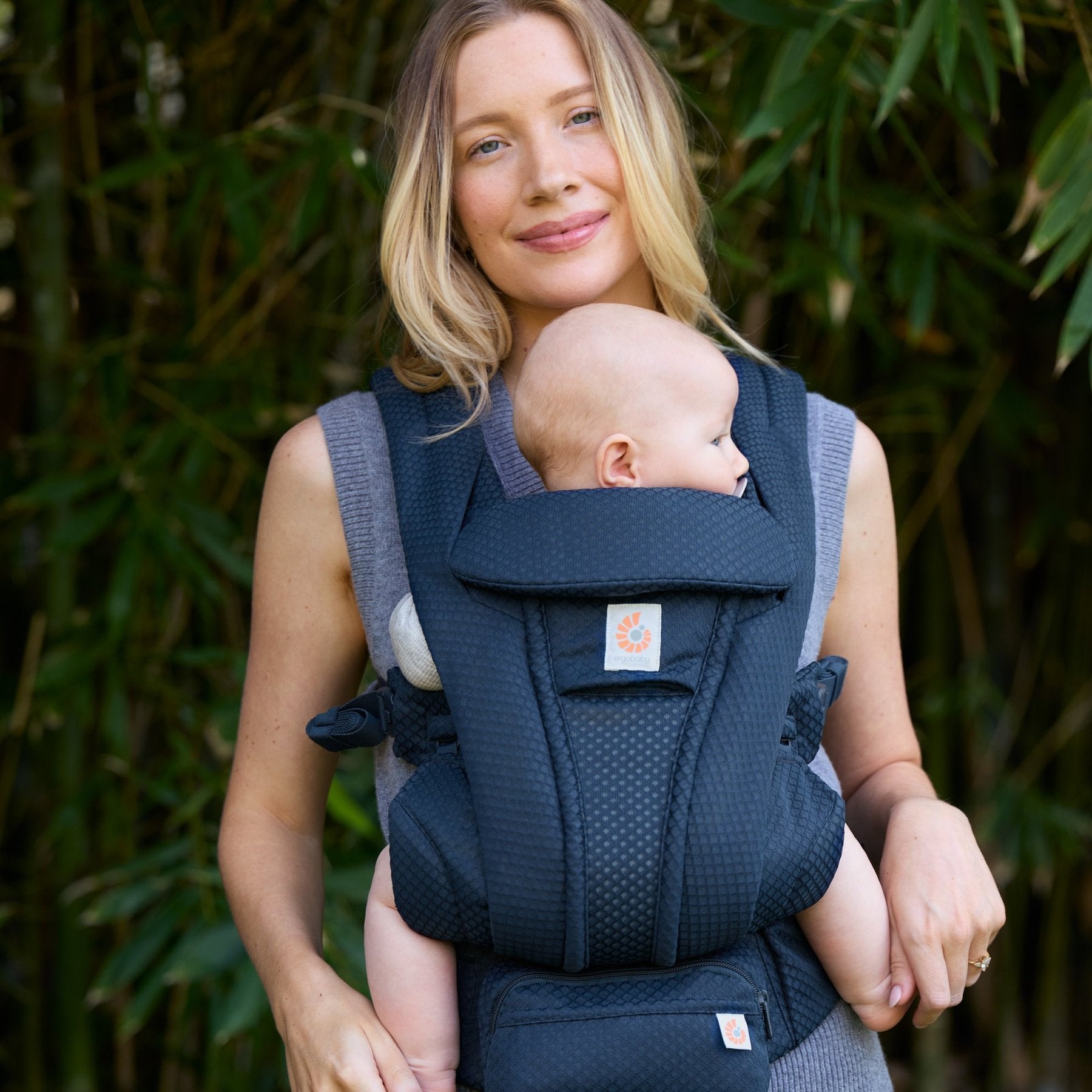 Ergobaby® Nosilka Omni Deluxe Mesh Midnight Blue