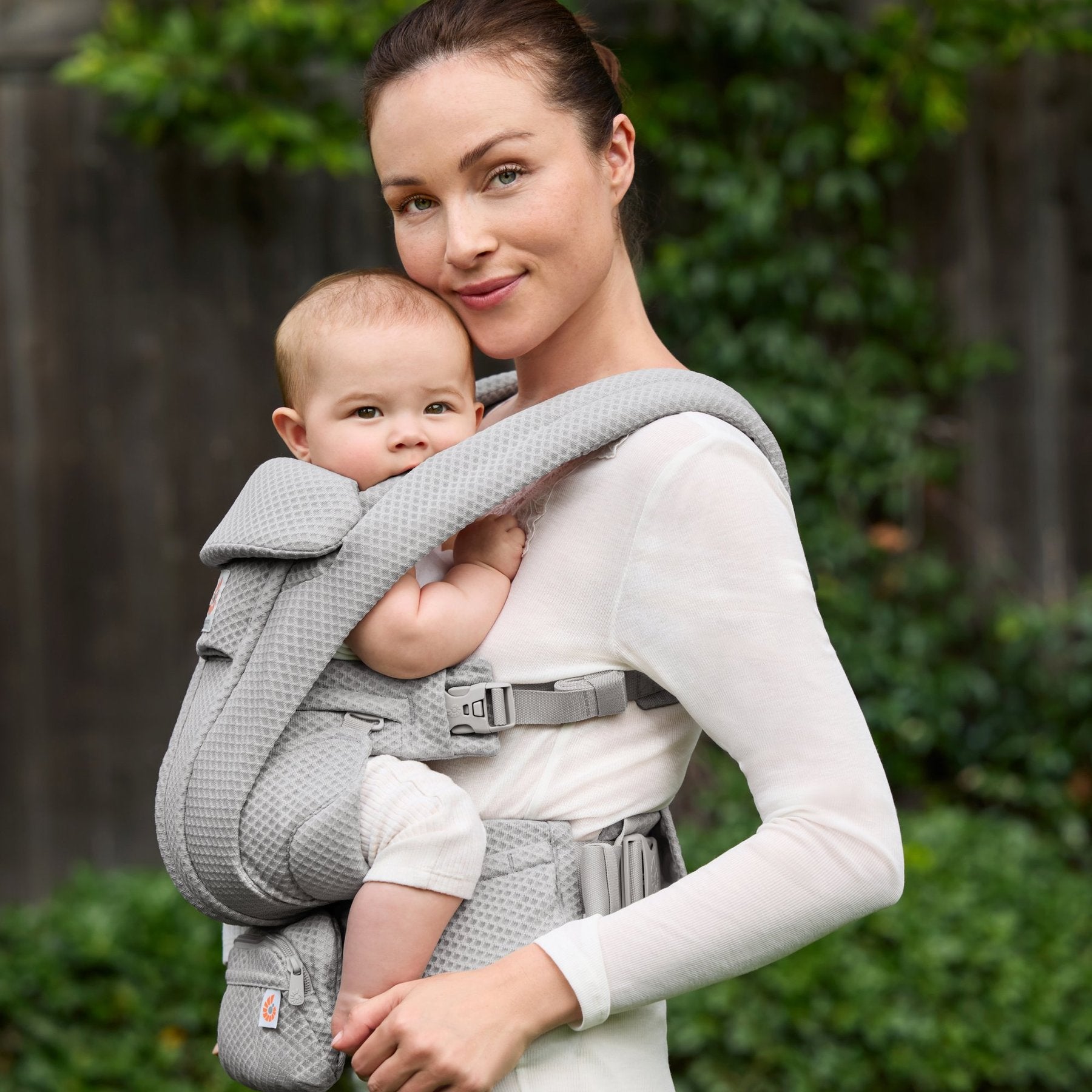 Ergobaby® Nosiljka Omni Deluxe Mesh Pearl Grey