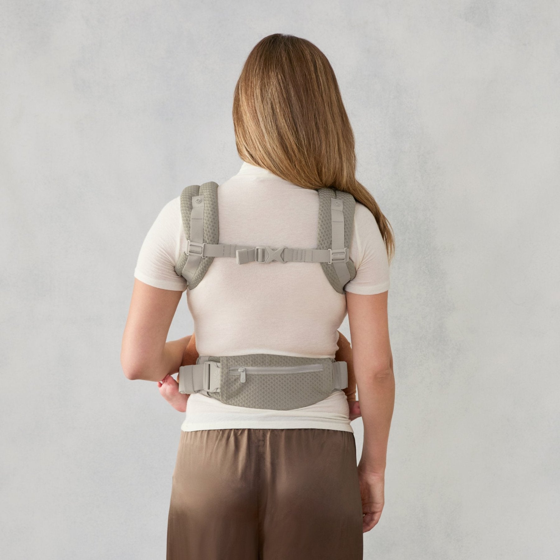 Ergobaby® Nosilka Omni Deluxe Mesh Soft Olive