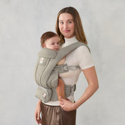 Ergobaby® Nosilka Omni Deluxe Mesh Soft Olive