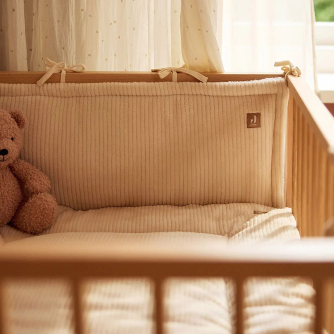 Jollein® Obroba za posteljico Cloudy Rib 180x30 Oatmeal