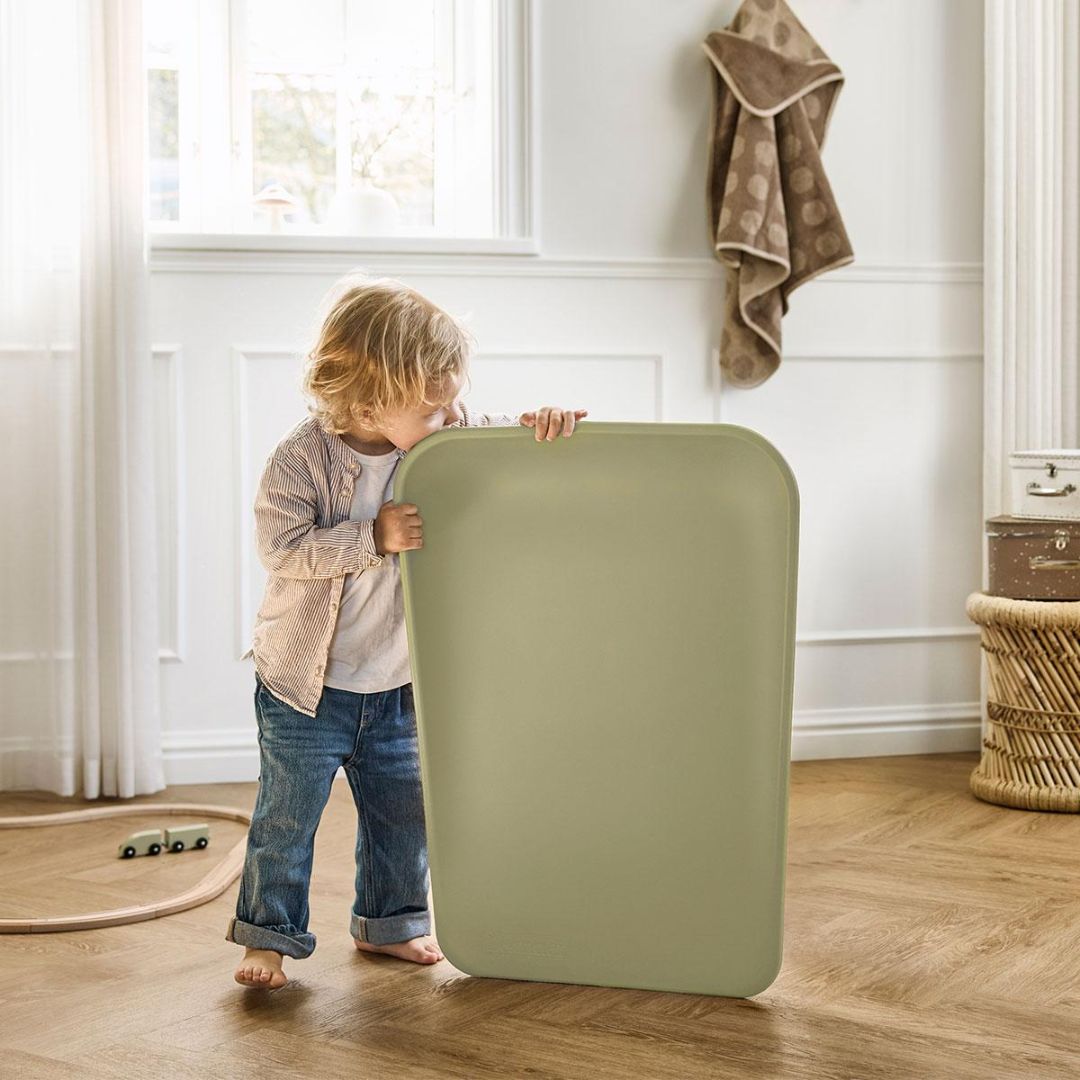 Leander® Previjalna podloga Matty Olive Limited Edition Leander