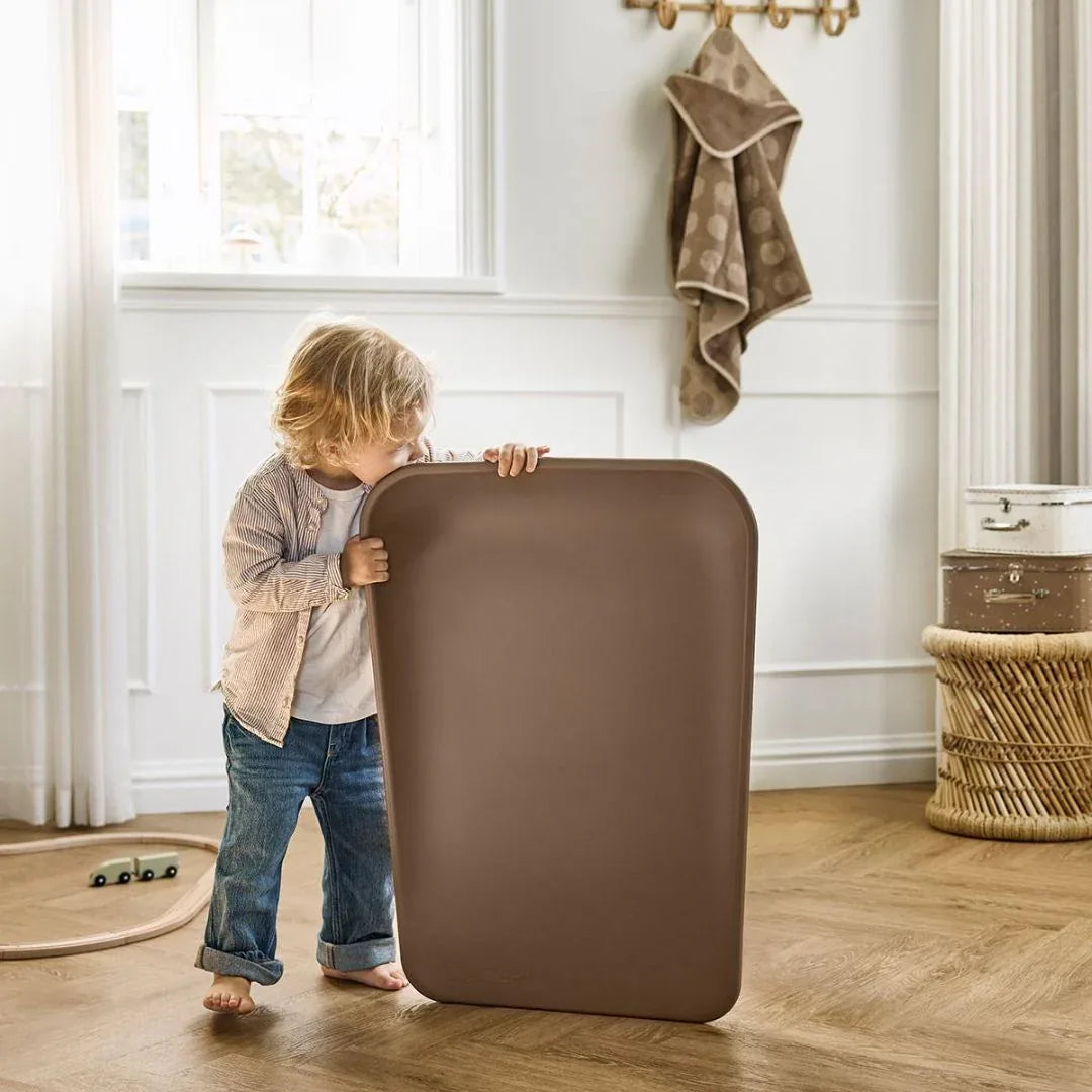 Leander® Previjalna podloga Matty™ Mocca Leander