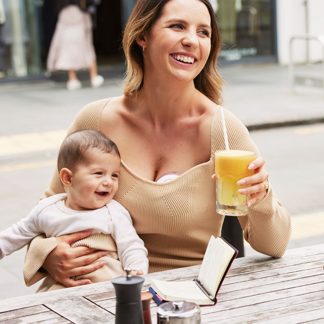 Momcozy® M6 Mobile Style™ Single Electric Hands-Free Breast Pump Cozy Red