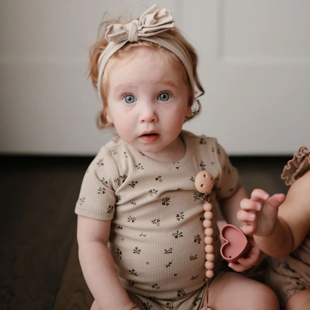 Mushie® Držalo za dudo Halo Powder Mushie