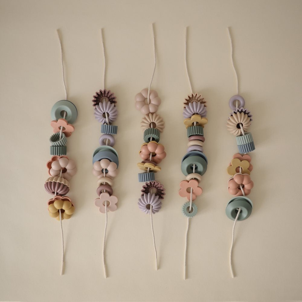 Mushie® Pretikanke Bead Lacing Toy Mushie