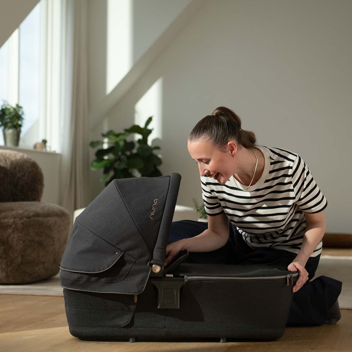 Nuna® Otroški voziček 4v1 Triv™ Next + Lytl™ + Arra™ Flex Chateau + Isofix baza Next Nuna