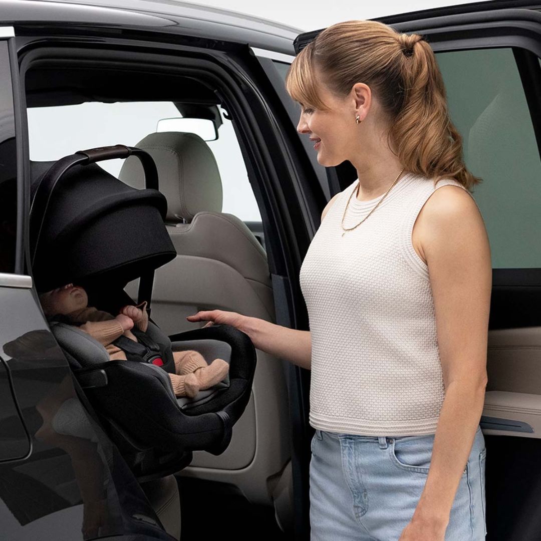 Nuna® Otroški avtosedež Arra™ Flex i-Size 157° (40-87 cm) Caviar Nuna