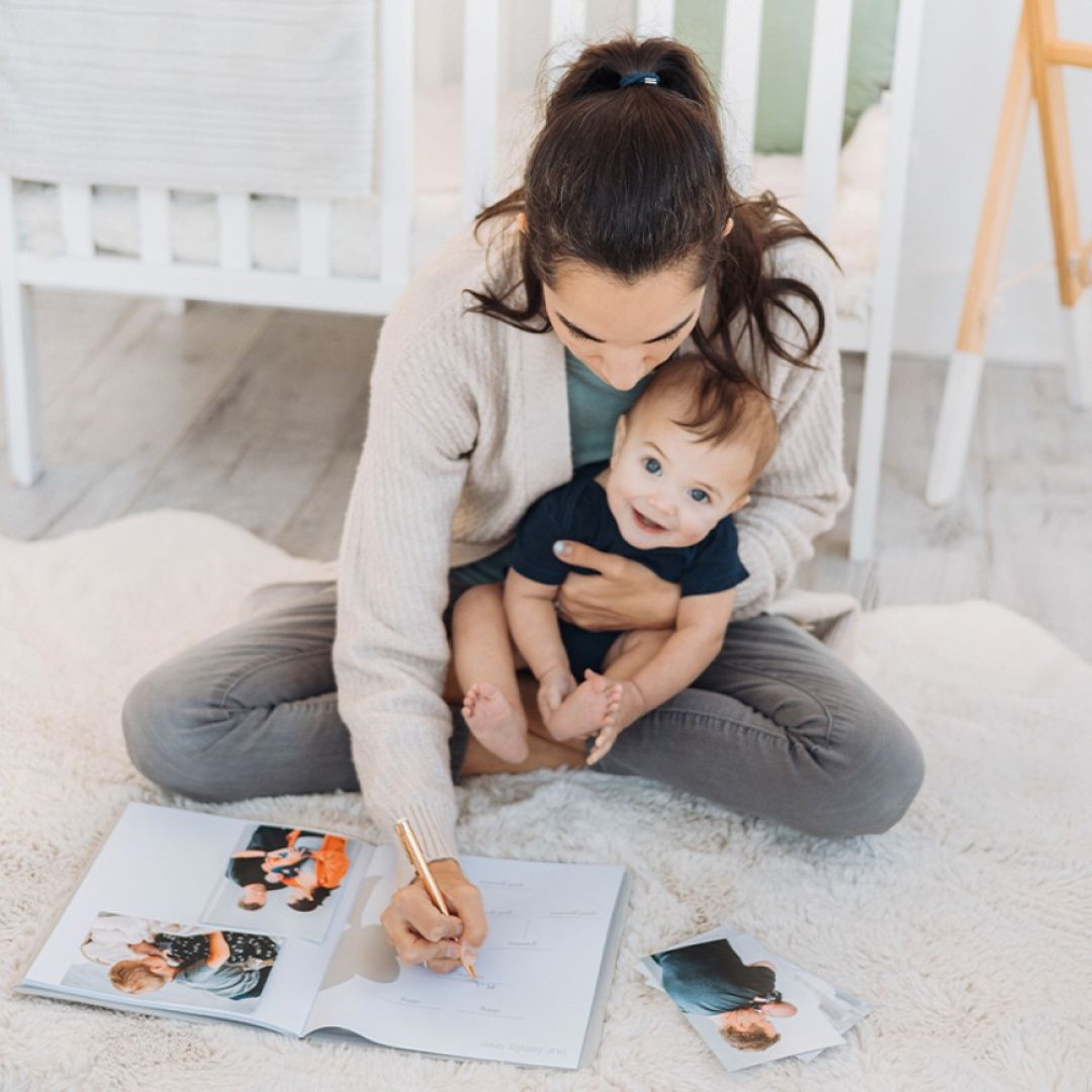 Pearhead® Hello Baby Babybook dnevnik dragocenih spominov