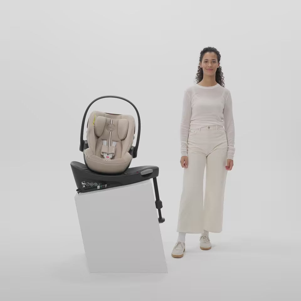 Carica video: Cybex® Seggiolino Cloud™ G3 i-Size (40-87cm) Comfort Almond Beige