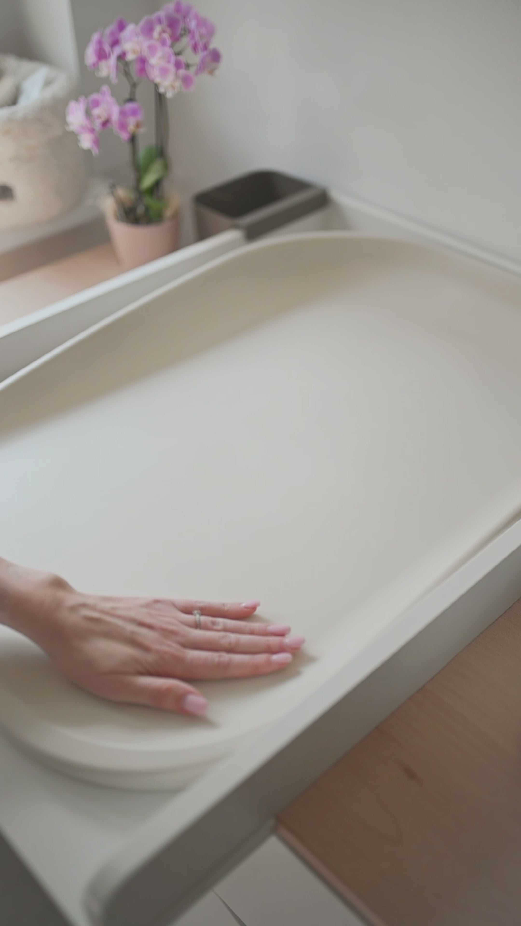 Load video: Evibell® Changing Pad PUR Foam Taupe